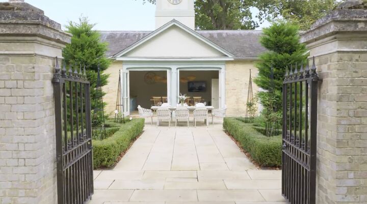 Maze outdoor dining table and chairs