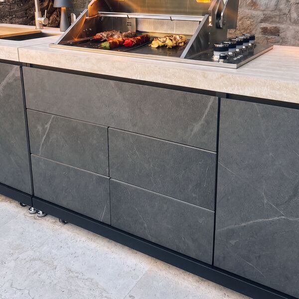 Maze Monarch Linear Outdoor Kitchen